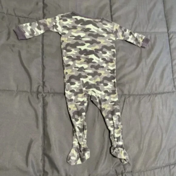 Organic Gerber Footed Sleeper - Picture 2 of 4